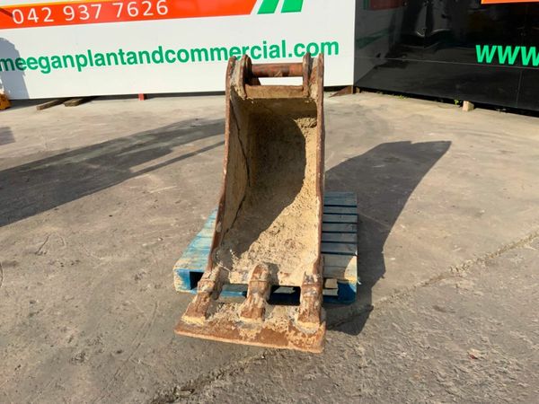 24" SCOOP DIGGING BUCKET.....80mm PINS......380v. 377217405