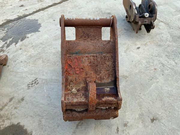 *** 12"  DIGGING BUCKETS x 3....QUICK HITCH *** 377217413