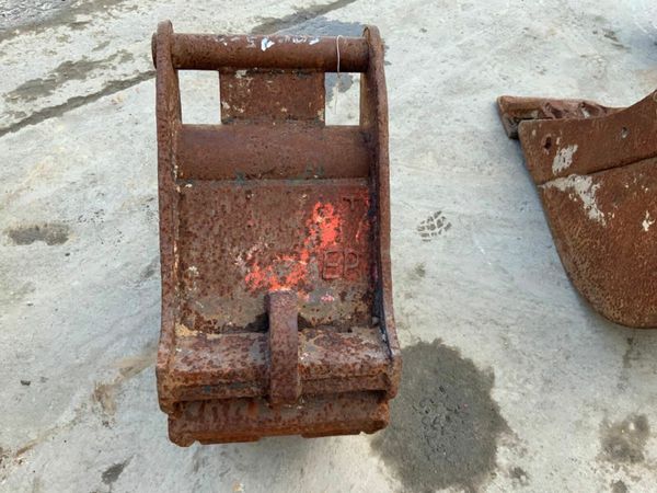 *** 12"  DIGGING BUCKETS x 3....QUICK HITCH *** 377217414