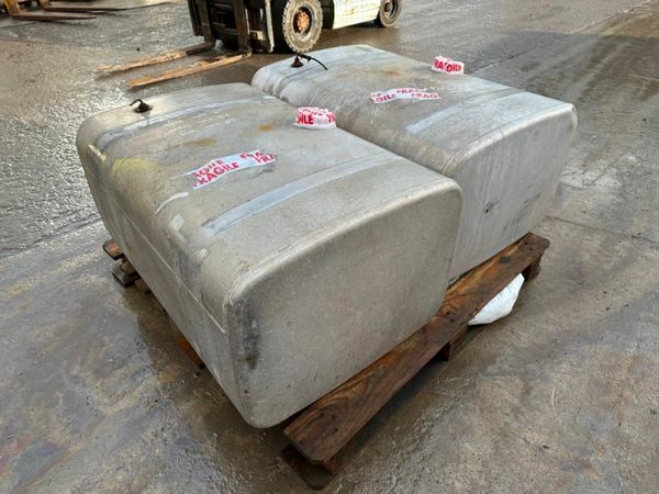 Lorry truck diesel fuel  tank 377217582