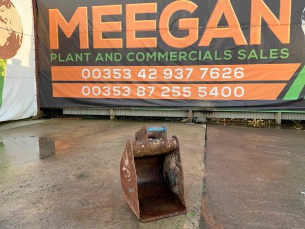 18" BMC DIGGING BUCKET.....45mm PINS......1159 377217588