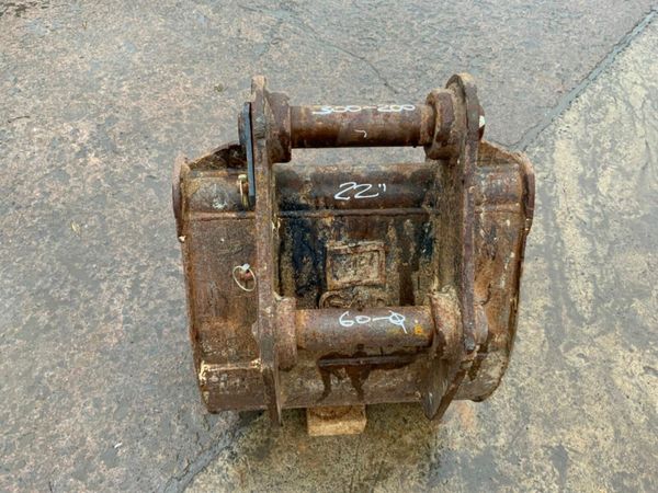 24" STRICKLAND DIGGER BUCKET....60MM......#4582 377217644