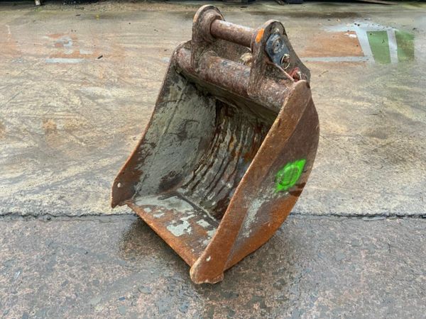 24" STRICKLAND DIGGER BUCKET....60MM......#4582 377217648