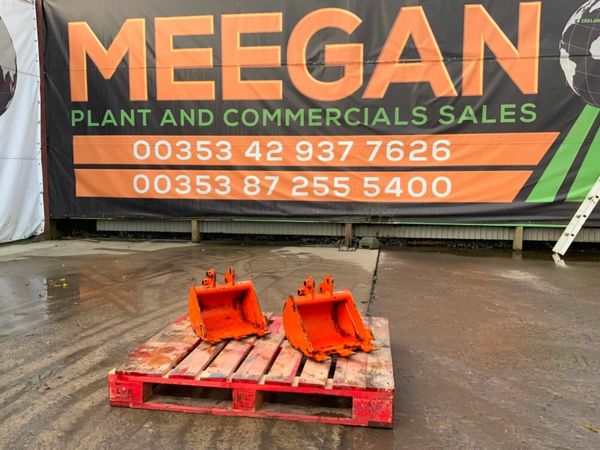 *** 12" TOOTHED DIGGING BUCKET.     25mm PINS *** 377217655