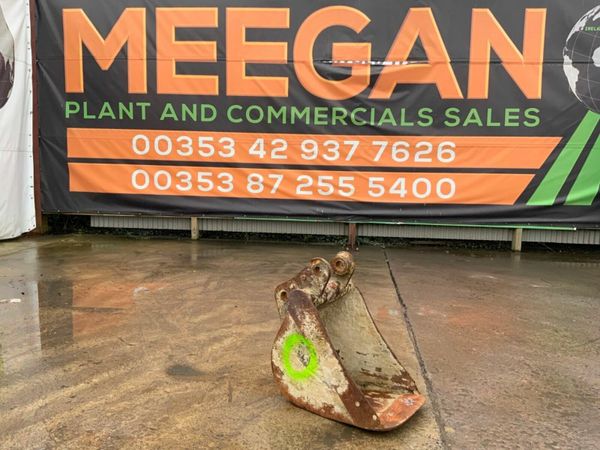 *** 18" DIGGING BUCKET....45mm PINS 377217689