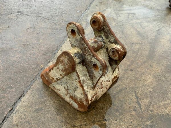 *** 18" DIGGING BUCKET....45mm PINS 377217694