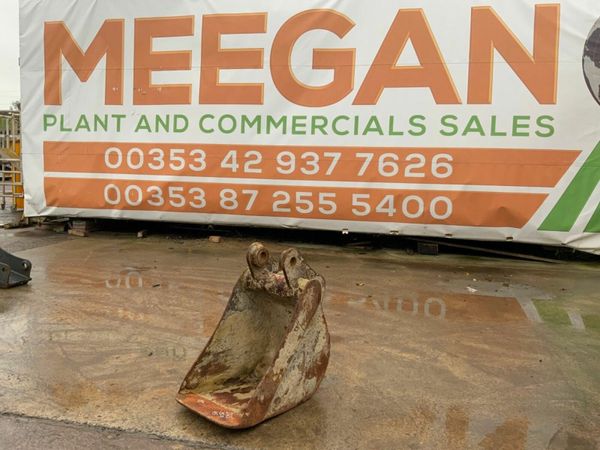 *** 18" DIGGING BUCKET....45mm PINS 377217699