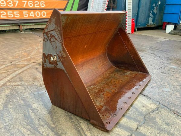 67" MN FRONT BUCKET.....WHEELED LOADER....1372 377217780