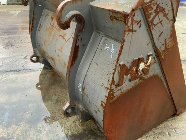 67" MN FRONT BUCKET.....WHEELED LOADER....1372 377217784