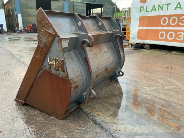 67" MN FRONT BUCKET.....WHEELED LOADER....1372 377217787