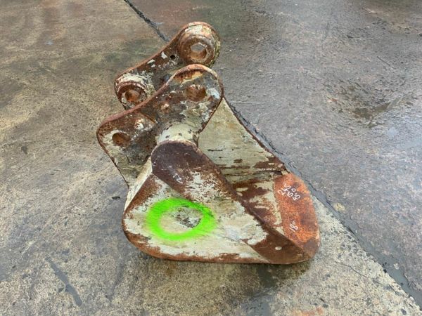 *** 18" DIGGING BUCKET....45mm PINS 377217700