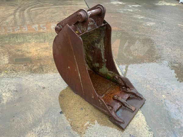 18" JCB DIGGING BUCKET .......45mm PINS.......#111 377217739