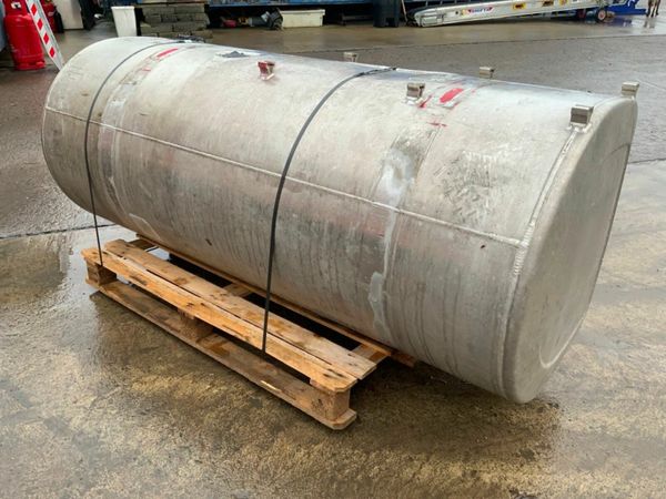 *** VOLVO ALUMINIUM DIESEL TANK...700 LTR. 377217946