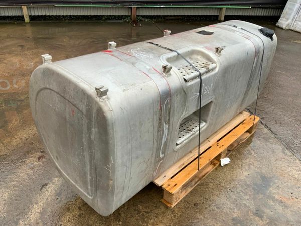 *** VOLVO ALUMINIUM DIESEL TANK...700 LTR. 377217948