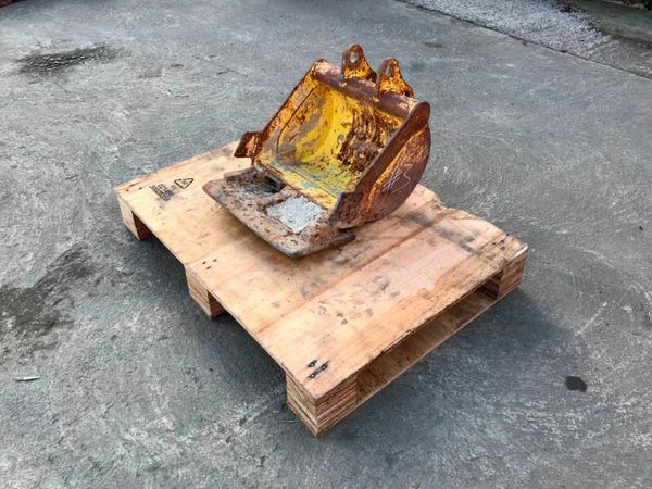 *** 14" MINI  DIGGING BUCKET.......25mm PINS *** 377217914