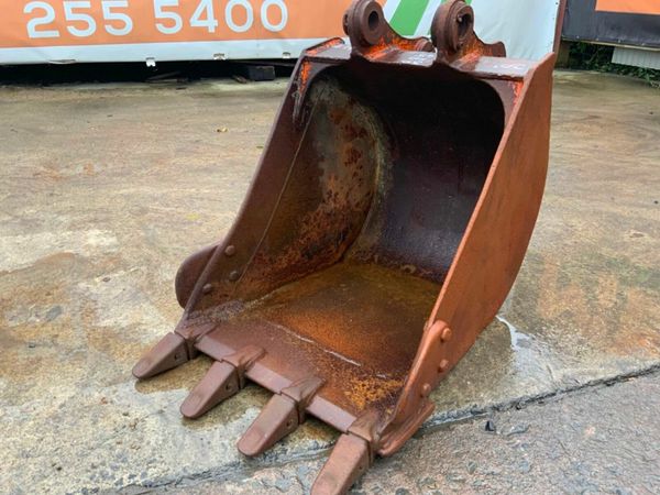 30"  DIGGING BUCKET......45mm PINS.......#.1476 377218040