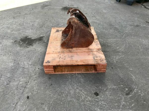 *** 12" MINI DIGGER BUCKET.....25mm PINS ** 377218069