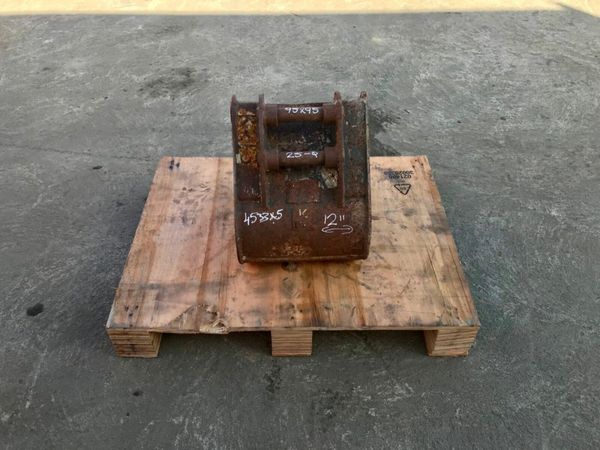 ** 12" MINI DIGGER BUCKET......25mm PINS.... 4533- 377218021
