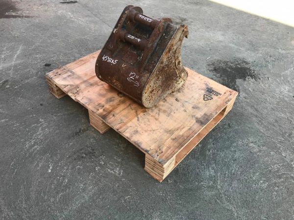 ** 12" MINI DIGGER BUCKET......25mm PINS.... 4533- 377218027