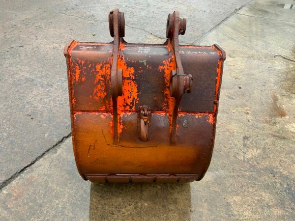 30"  DIGGING BUCKET......45mm PINS.......#.1476 377218035