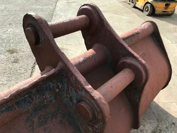 *** 84" GRADING BUCKET....90 mm PINS **** 377218275