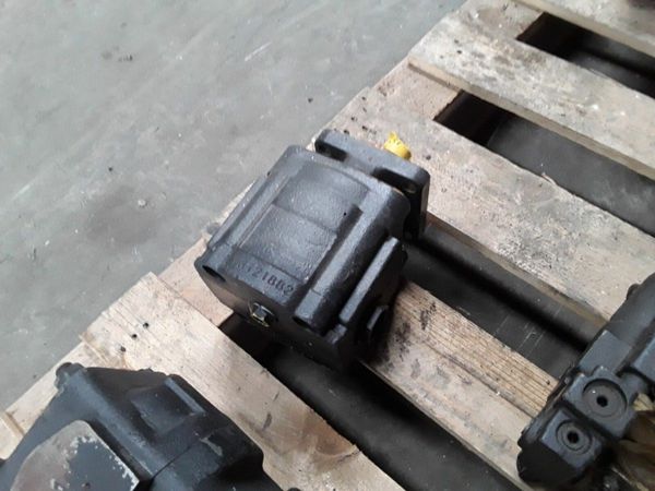Hydraulic pumps. 377218351