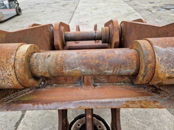 ** MANUAL CONCRETE PULVERISER ....90mm PINS ** 377218310