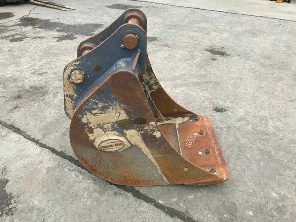 *** 24"  DIGGING BUCKET........60mm PINS ....1633 377218321