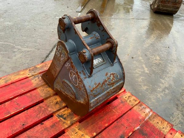 12" STRICKLAND BUCKET......35mm PINS..........1354 377218441