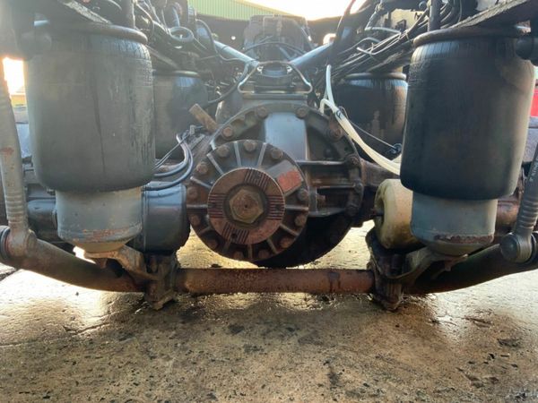 Volvo FM TWIN WHEEL TAG AXLE PARTS SPARES. 377218463