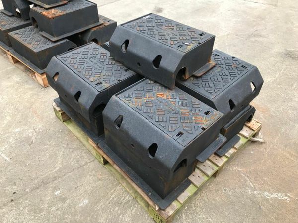 ACO KERB MAN HOLE LID COVER  GULLY CAST IRON 377218466