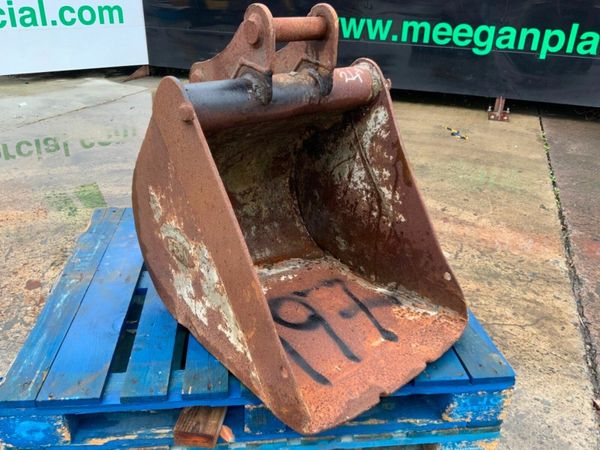 24" DIGGING BUCKET....50mm PINS......197w. 377218480