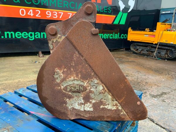 24" DIGGING BUCKET....50mm PINS......197w. 377218489