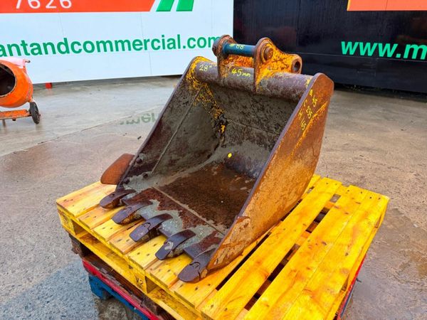 28" DIGGING BUCKET ...45MM PINS....88S 377218855