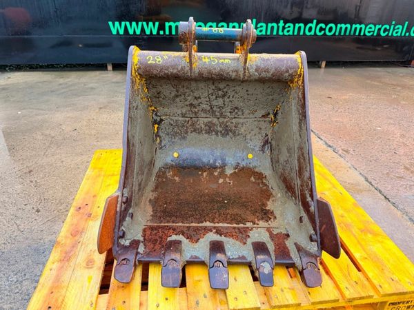 28" DIGGING BUCKET ...45MM PINS....88S 377218857
