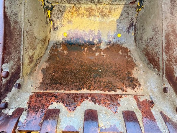 28" DIGGING BUCKET ...45MM PINS....88S 377218859