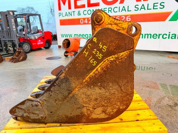 28" DIGGING BUCKET ...45MM PINS....88S 377218873