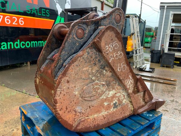 24" STRICKLAND BUCKET.....65mm PINS.....176c. 377218813