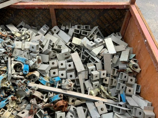GALVANISED SCAFFOLDING  BRACKETS & CLAMPS. 377218980