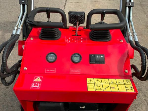 UNUSED TRACKED SKID STEER MINI LOADER....1516. 377218924