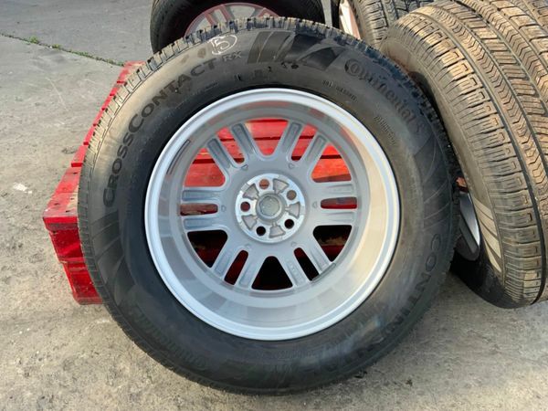 19" LAND ROVER DEFENDER ALLOYS & TYRES. 377219069