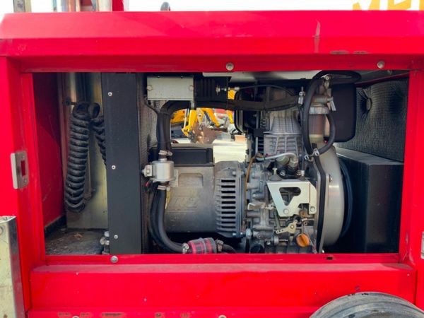 2014 MT1 COMPACT LIGHT TOWER...1259 hrs...799t... 377219035