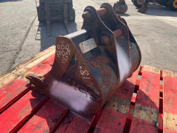 18" JCB DIGGING BUCKET.......30mm PINS........624- 377219169