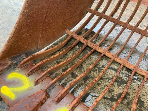 60" RIDDLE BUCKET......80mm PINS........262c. 377219128