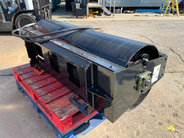 SKID STEER VIBRATING ROLLER ATTACHMENT...315 377219240