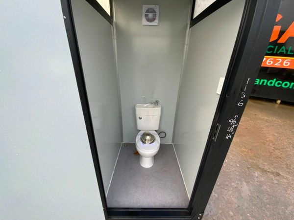 UNUSED SINGLE PORTABLE TOILET CABINET....1036 377219275