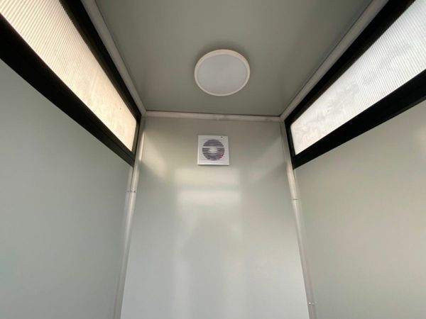 UNUSED SINGLE PORTABLE TOILET CABINET....1036 377219280