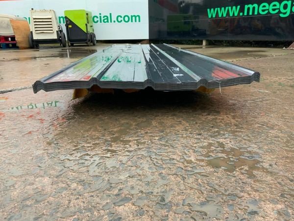 UNUSED 12ft ROOF SHEETING / CLADDING.......7466 377219228