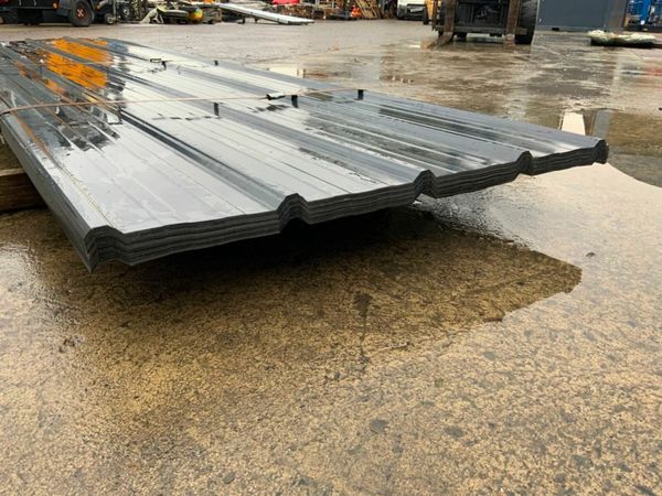 UNUSED 12ft ROOF SHEETING / CLADDING.......7466 377219231