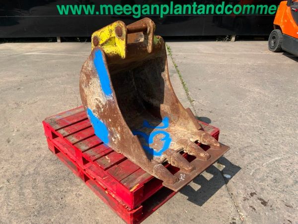 24" STRICKLAND BUCKET......45mm PINS.....23c 377219340